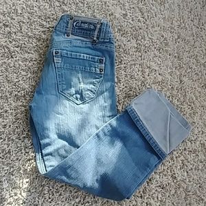 Candie's Distressed Capri NWOT